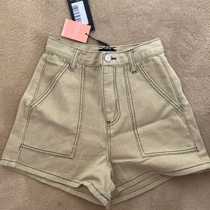 Pretty little thing NEW shorts